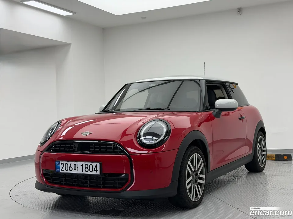 MINI Cooper C 2025 — photo 1, buy with delivery to Moscow
