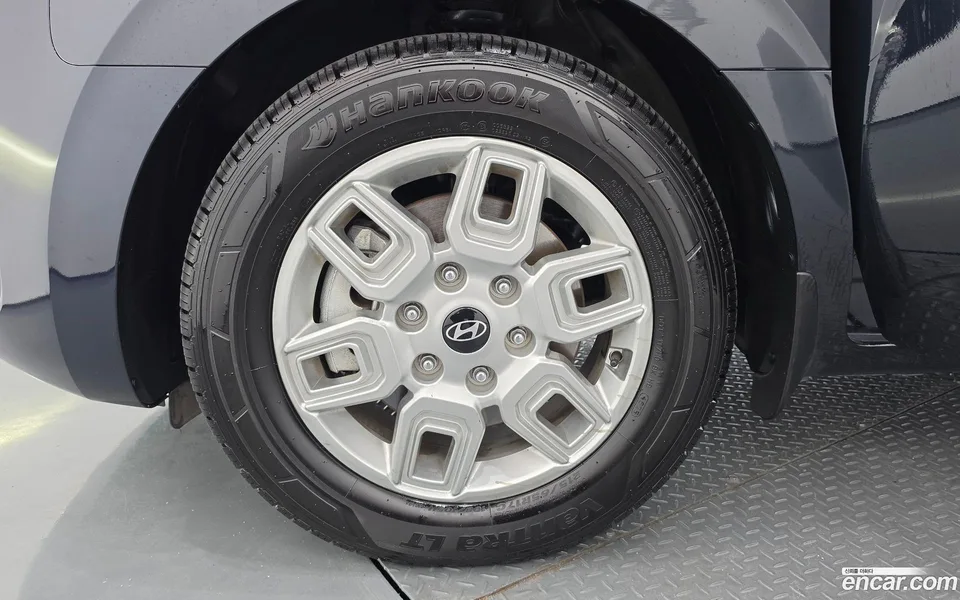 Hyundai Staria 5 2024 — thumbnail 2