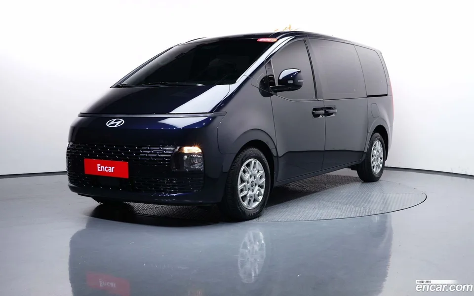 Hyundai Staria 5 2024 — photo 1, buy with delivery to Moscow