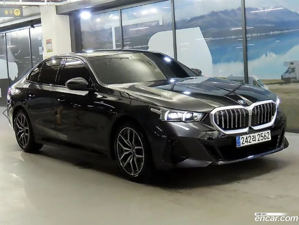 BMW 5 Series 520i M 2025 — photo 1, buy with delivery to Moscow