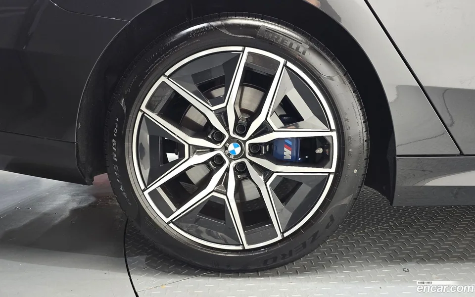 BMW 5 Series 520i M 2025 — миниатюра 2