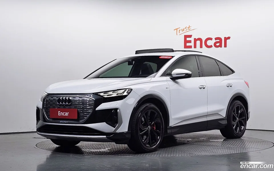 Audi Q4 e-tron 40 2022 — photo 1, buy with delivery to Moscow