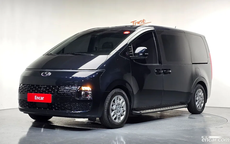 Hyundai Staria 11 2022 — photo 1, buy with delivery to Moscow