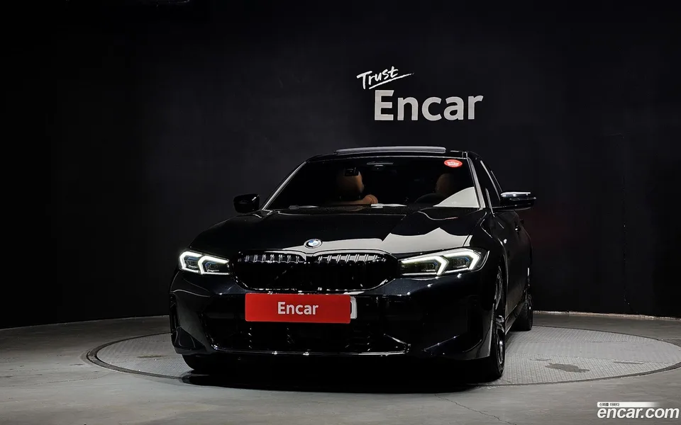 BMW 3 Series 320i M 2023 — thumbnail 3