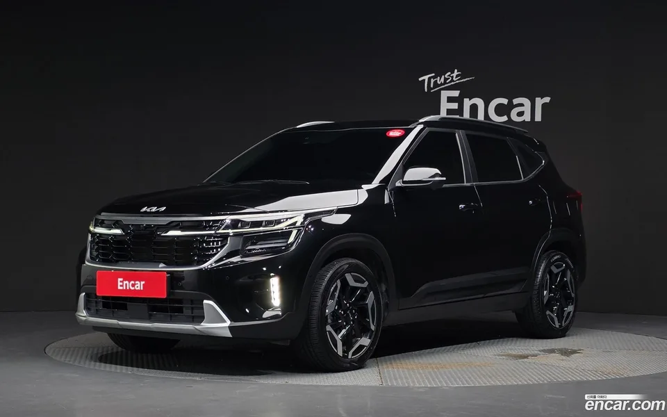 Kia Seltos 2.0 2WD 2022 — photo 1, buy with delivery to Moscow
