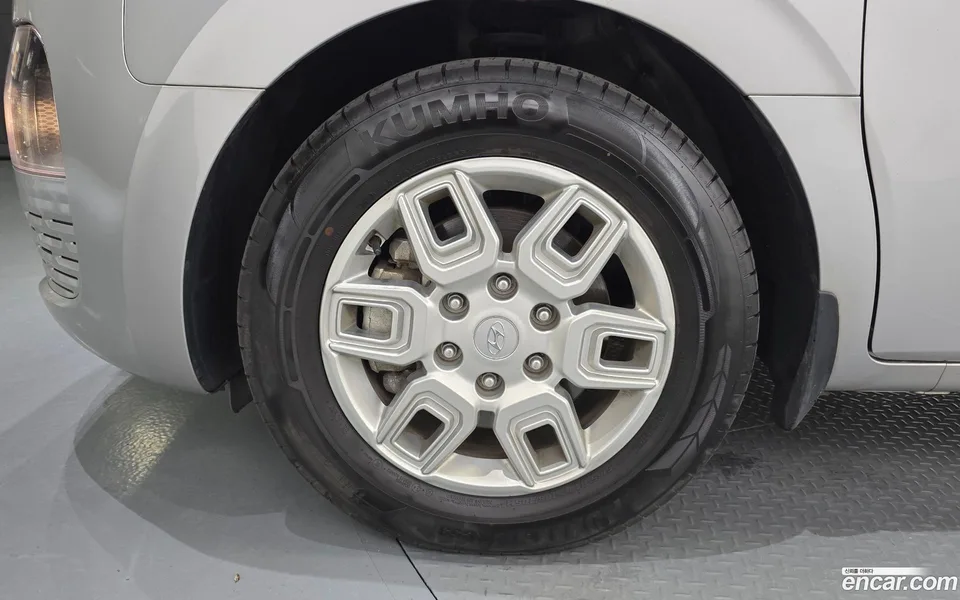 Hyundai Staria 3 2023 — thumbnail 5
