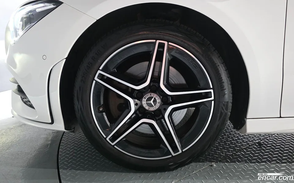 Mercedes-Benz CLA-Class CLA250 4MATIC 2022 — thumbnail 2
