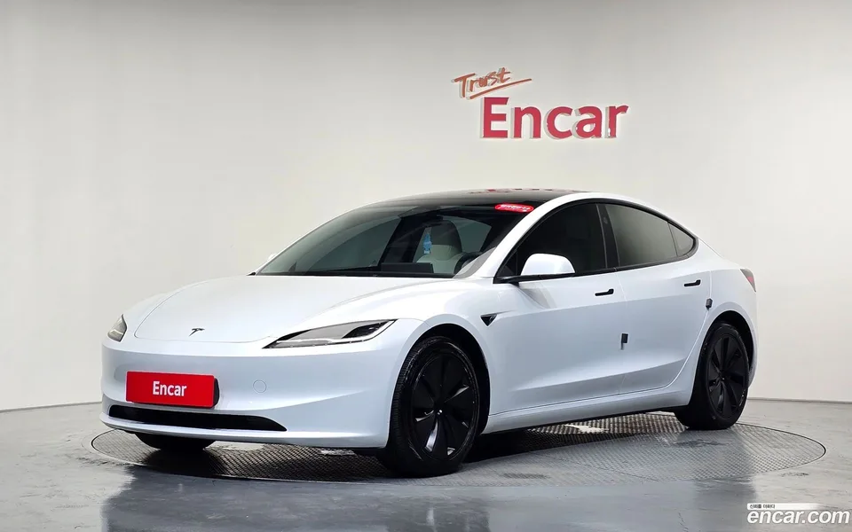 Tesla Model 3 RWD 2024 — photo 1, buy with delivery to Moscow