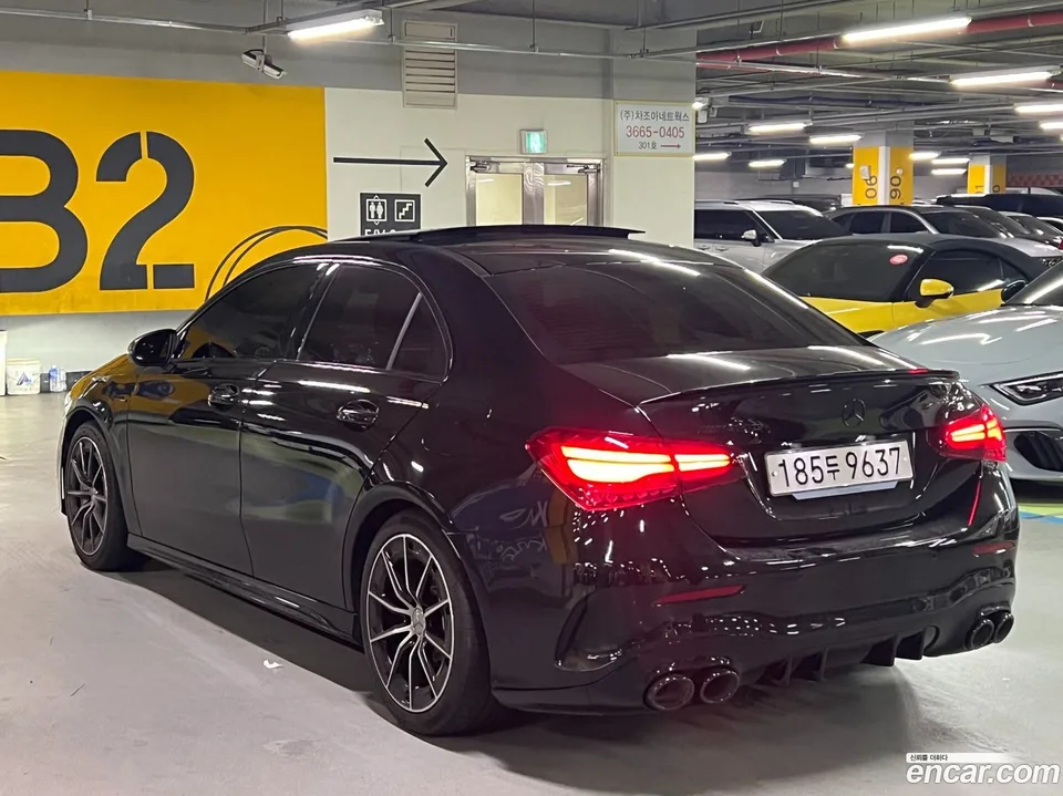 Mercedes-Benz A-Class AMG A35 4MATIC 2024 — thumbnail 3