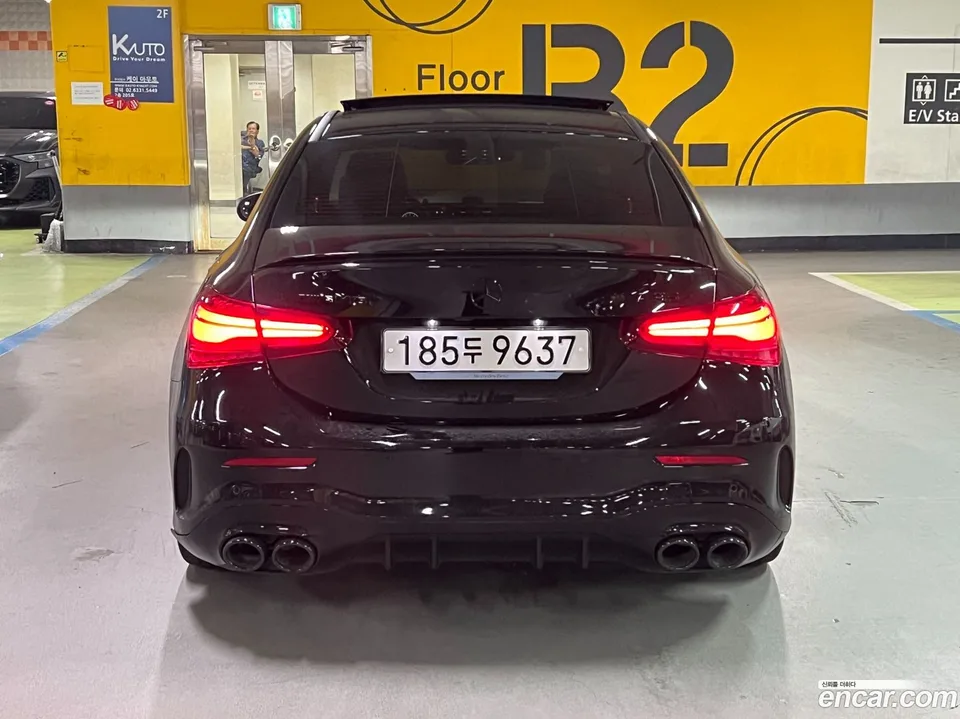 Mercedes-Benz A-Class AMG A35 4MATIC 2024 — thumbnail 4