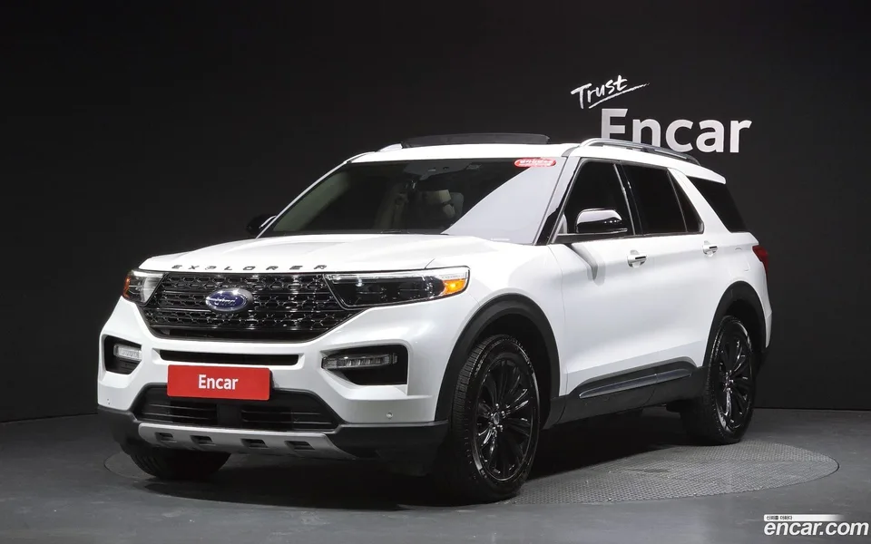 Ford Explorer 2.3 4WD 2022 — photo 1, buy with delivery to Moscow