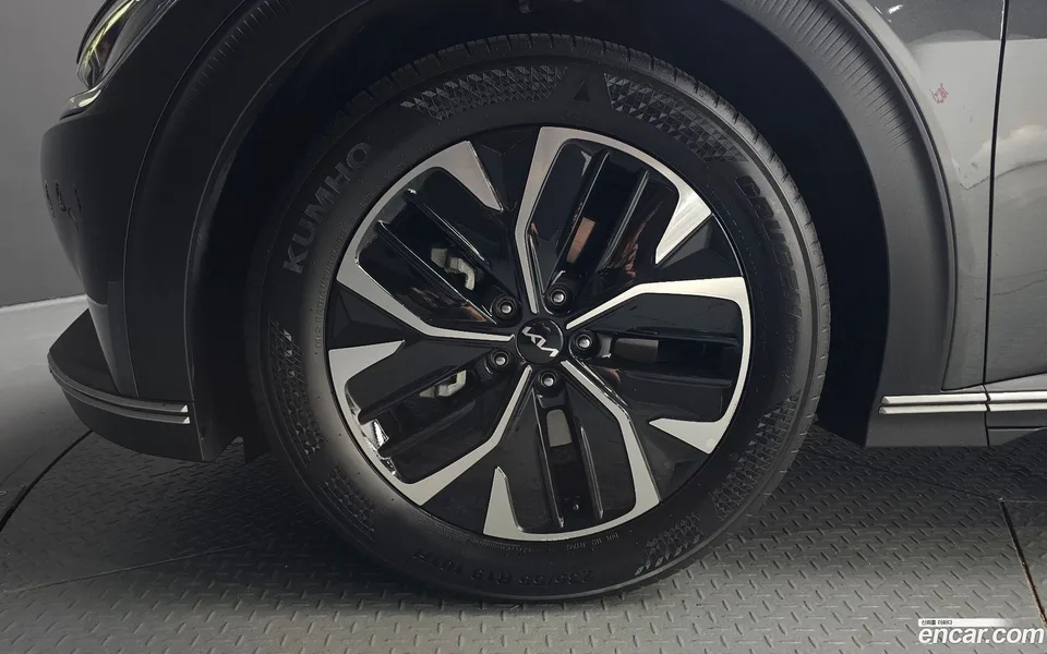 Kia EV6 4WD 2022 — thumbnail 2