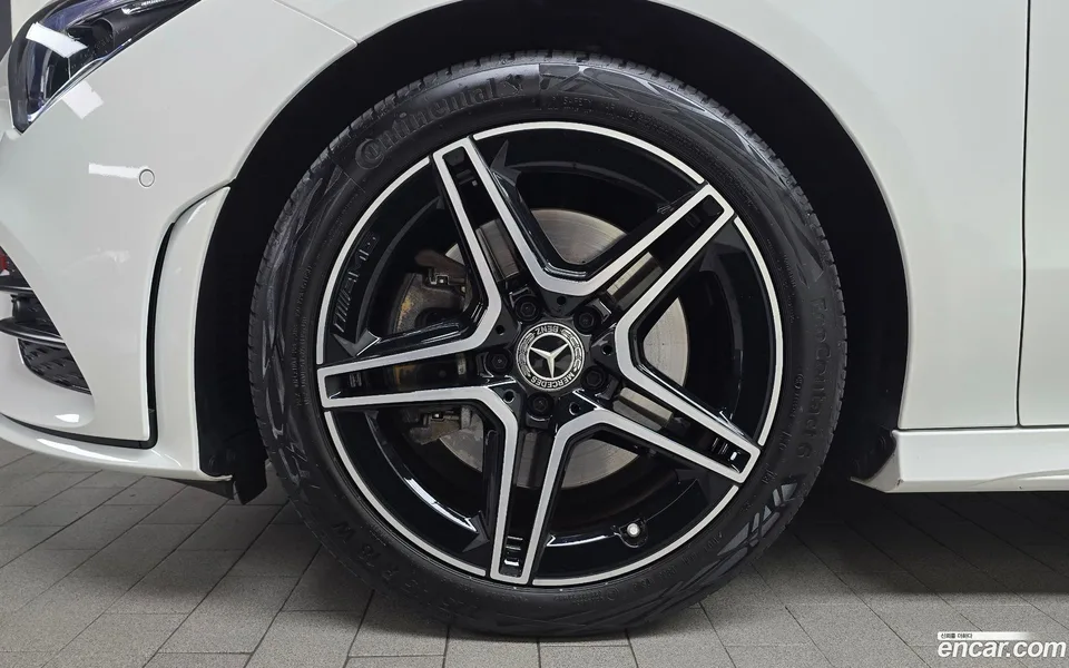 Mercedes-Benz CLA-Class CLA250 4MATIC 2023 — thumbnail 2