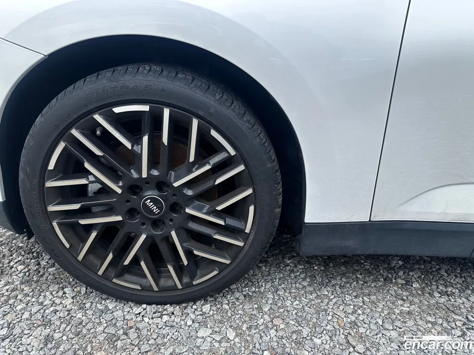 MINI Cooper Electric SE 2024 — thumbnail 2
