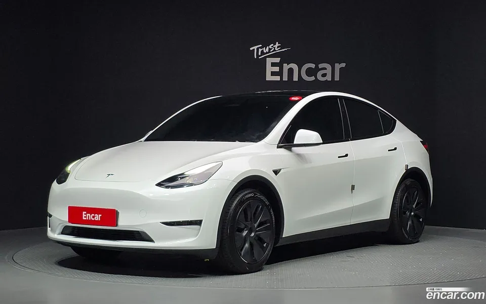 Tesla Model Y AWD 2024 — photo 1, buy with delivery to Moscow