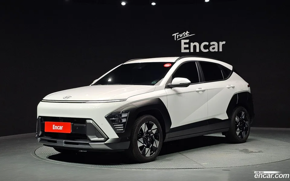 Hyundai Kona Hybrid 2023 — photo 1, buy with delivery to Moscow