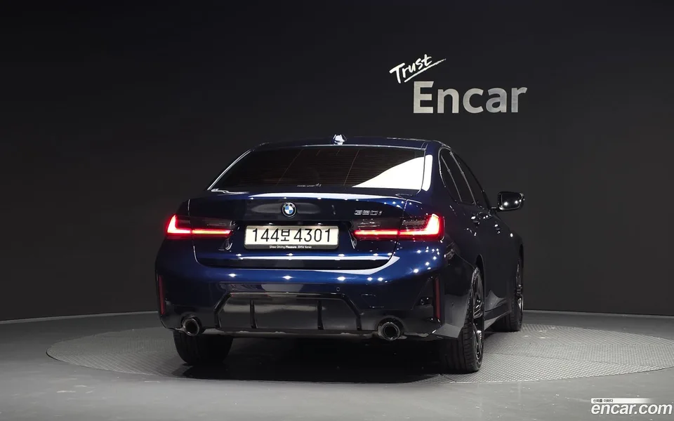 BMW 3 Series 320i M 2025 — thumbnail 4