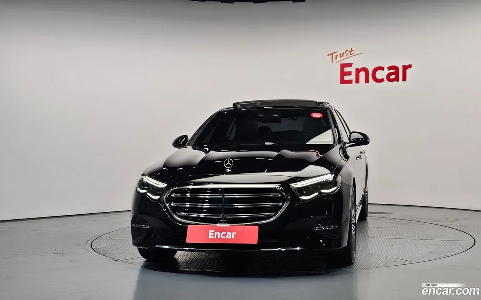 Mercedes-Benz E-Class E450 4MATIC 2026 — thumbnail 3
