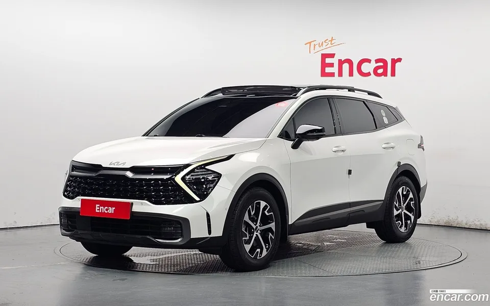 Kia Sportage Hybrid 2WD 2023 — photo 1, buy with delivery to Moscow