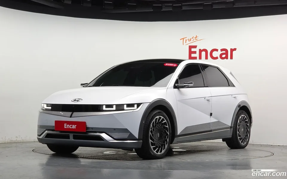 Hyundai Ioniq 5 AWD 2022 — photo 1, buy with delivery to Moscow