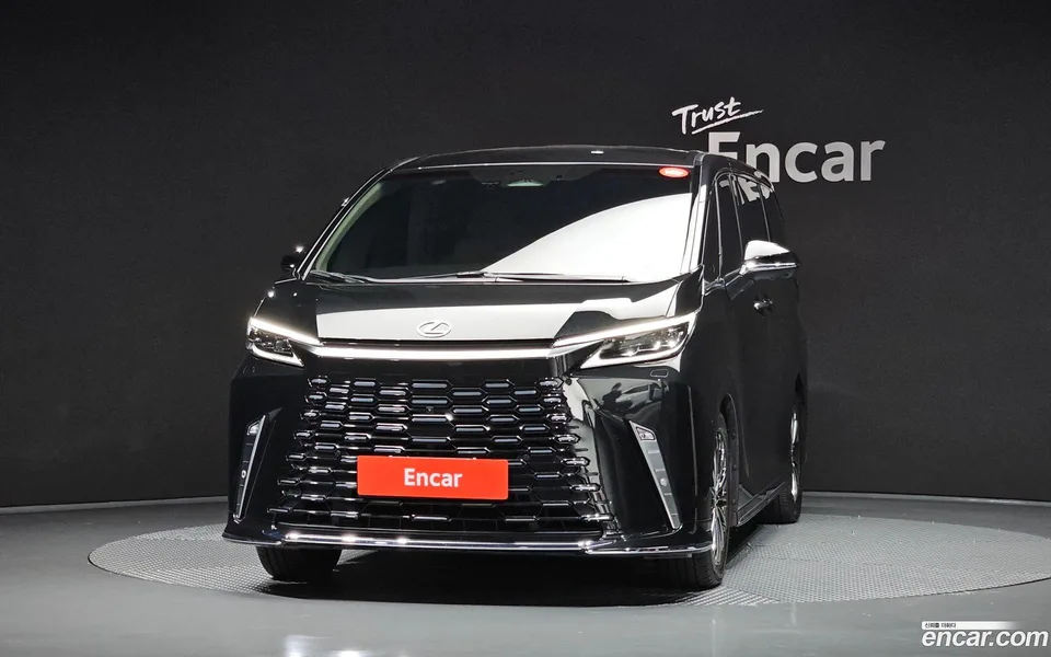 Lexus LM 500h 2025 — thumbnail 3
