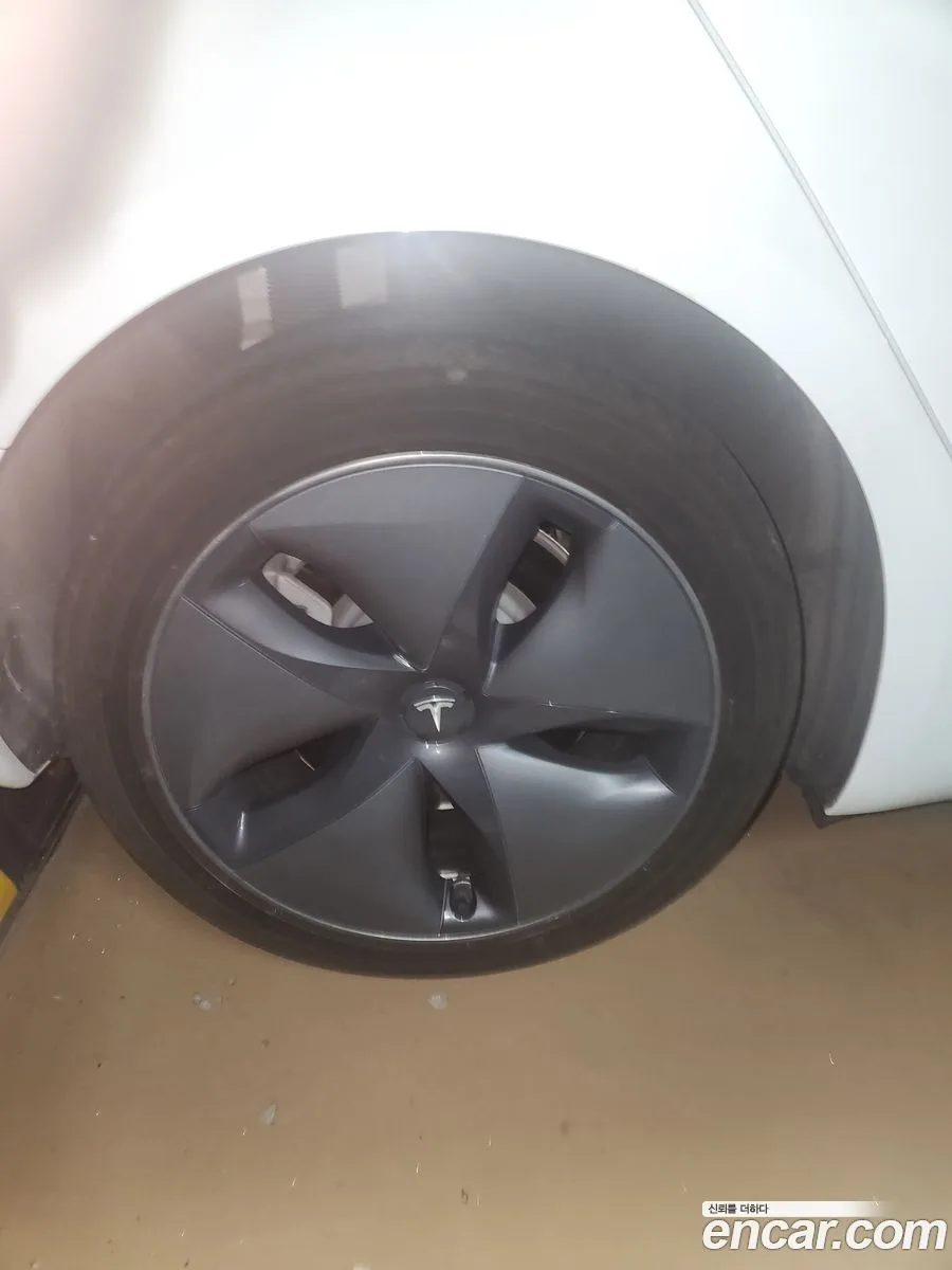 Tesla Model 3 RWD 2022 — photo 1, buy with delivery to Moscow