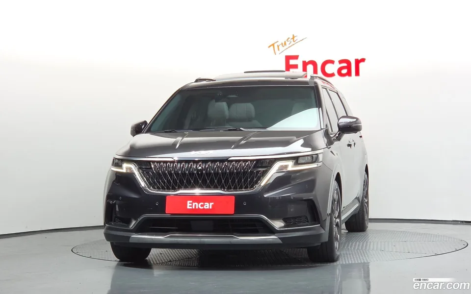 Kia Carnival 7 2023 — thumbnail 3