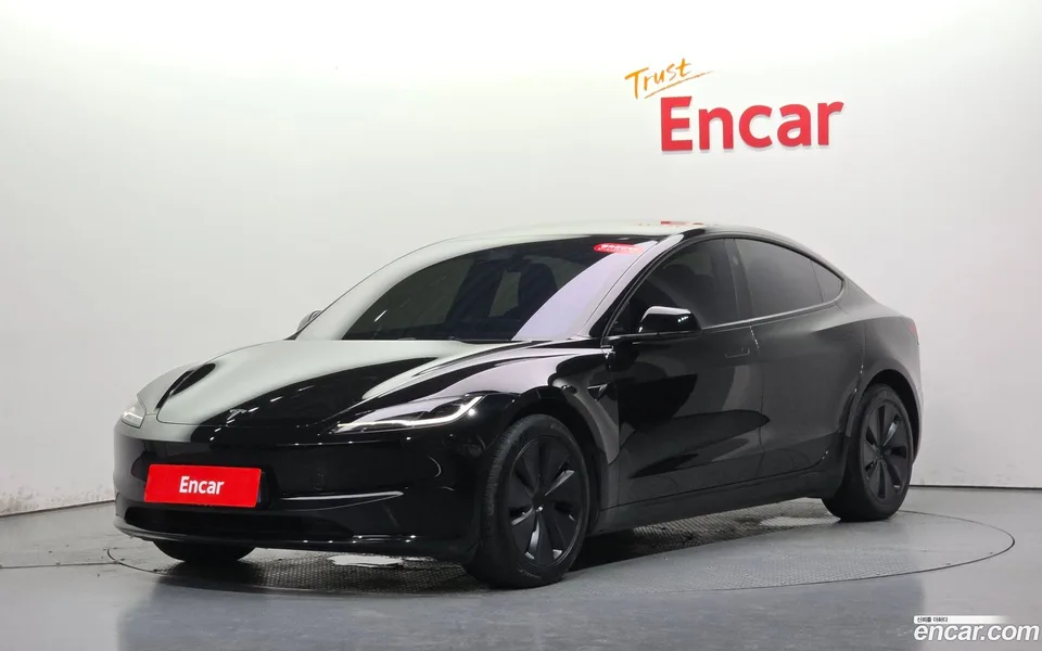 Tesla Model 3 AWD 2024 — photo 1, buy with delivery to Moscow