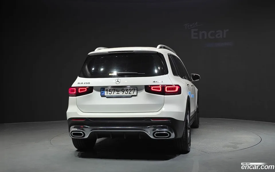 Mercedes-Benz GLB-Class GLB250 4MATIC 2023 — thumbnail 4