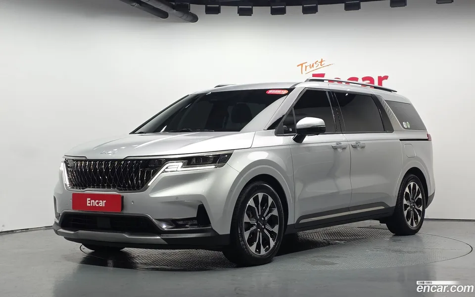 Kia Carnival 7 2022 — photo 1, buy with delivery to Moscow