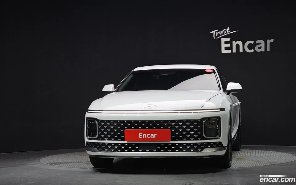 Hyundai Grandeur Hybrid 2023 — thumbnail 3