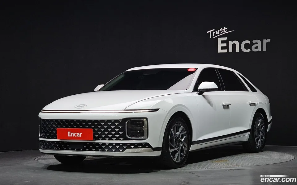 Hyundai Grandeur Hybrid 2023 — photo 1, buy with delivery to Moscow