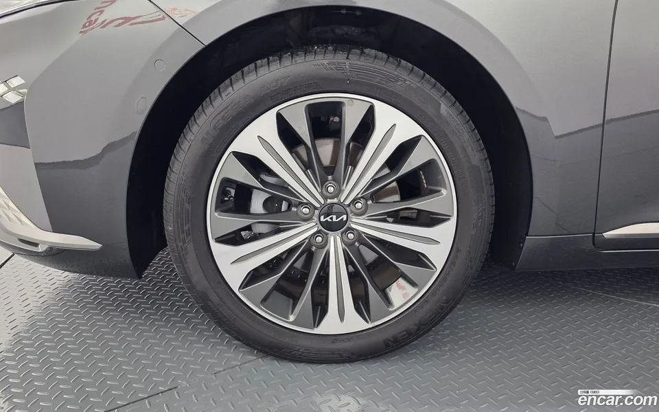 Kia K8 Hybrid 2023 — миниатюра 2