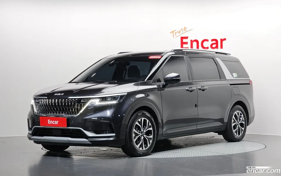 Kia Carnival 9 2023 — photo 1, buy with delivery to Moscow