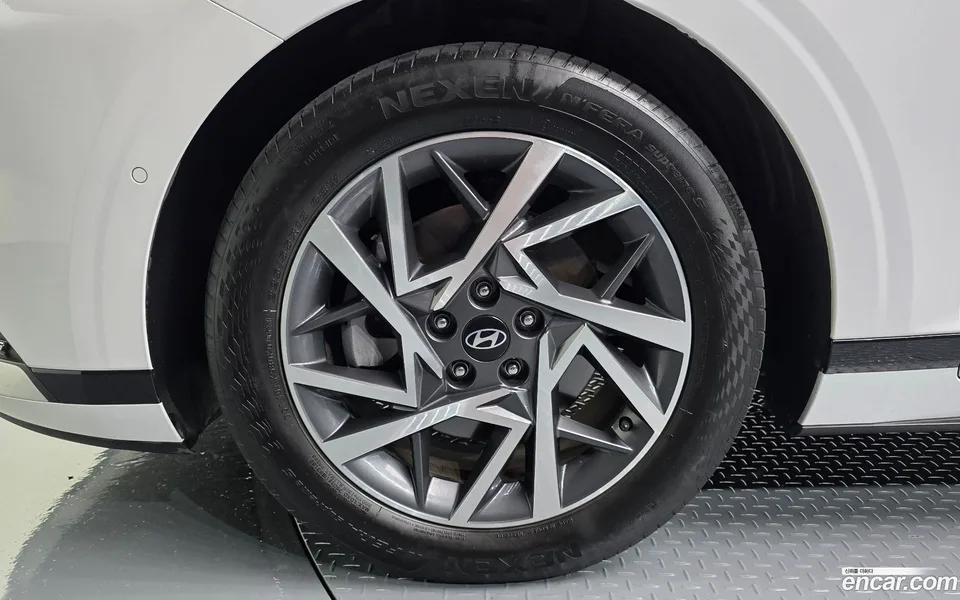 Hyundai Grandeur 2.5 2WD 2023 — thumbnail 2