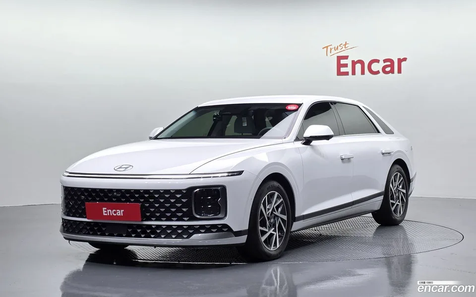 Hyundai Grandeur 2.5 2WD 2023 — photo 1, buy with delivery to Moscow