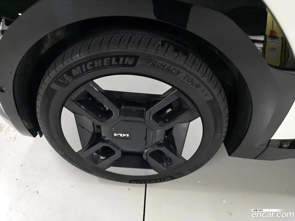 Kia EV9 4WD 2023 — thumbnail 2