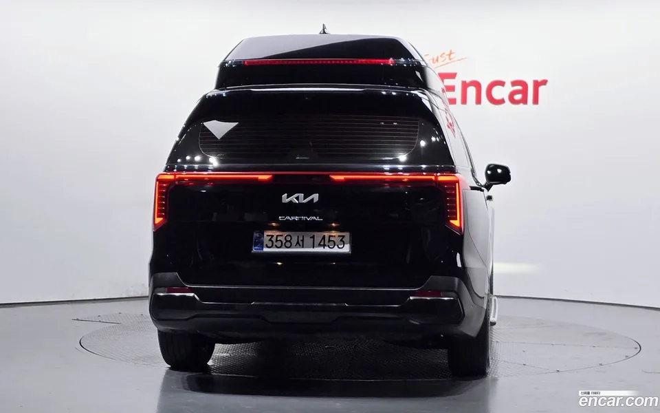 Kia Carnival 9 2024 — thumbnail 4