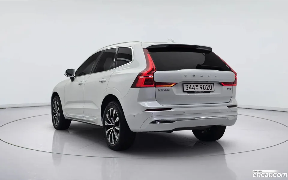 Volvo XC60 B5 2025 — thumbnail 4