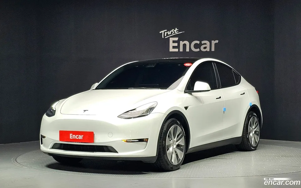 Tesla Model Y AWD 2022 — photo 1, buy with delivery to Moscow