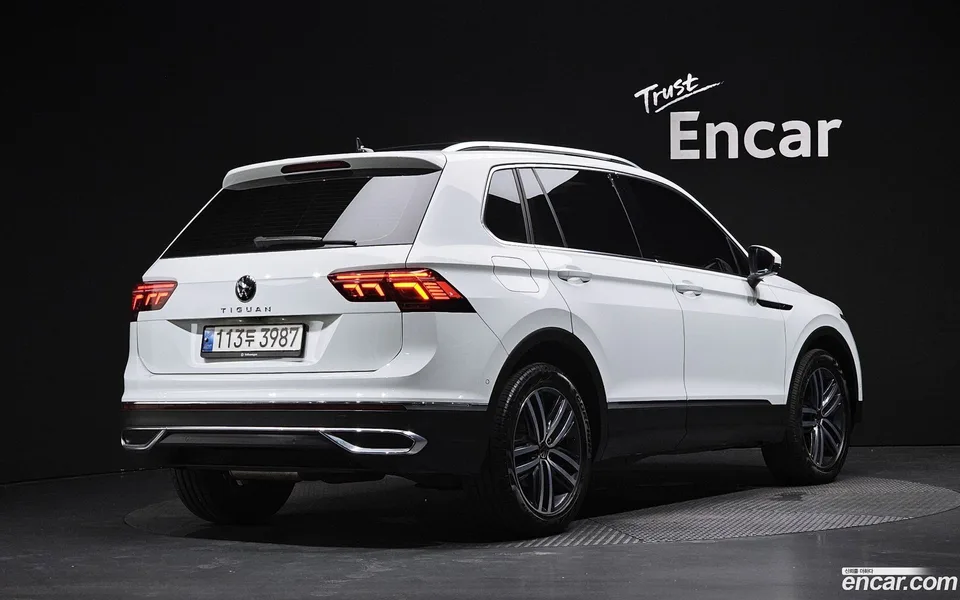 Volkswagen Tiguan 2.0 TDI 2022 — photo 1, buy with delivery to Moscow