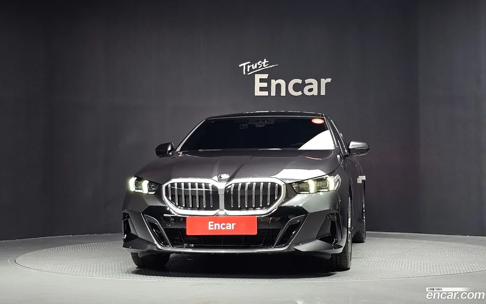 BMW 5 Series 520i M 2026 — thumbnail 3