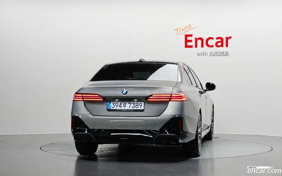 BMW 5 Series 520i M 2025 — thumbnail 4