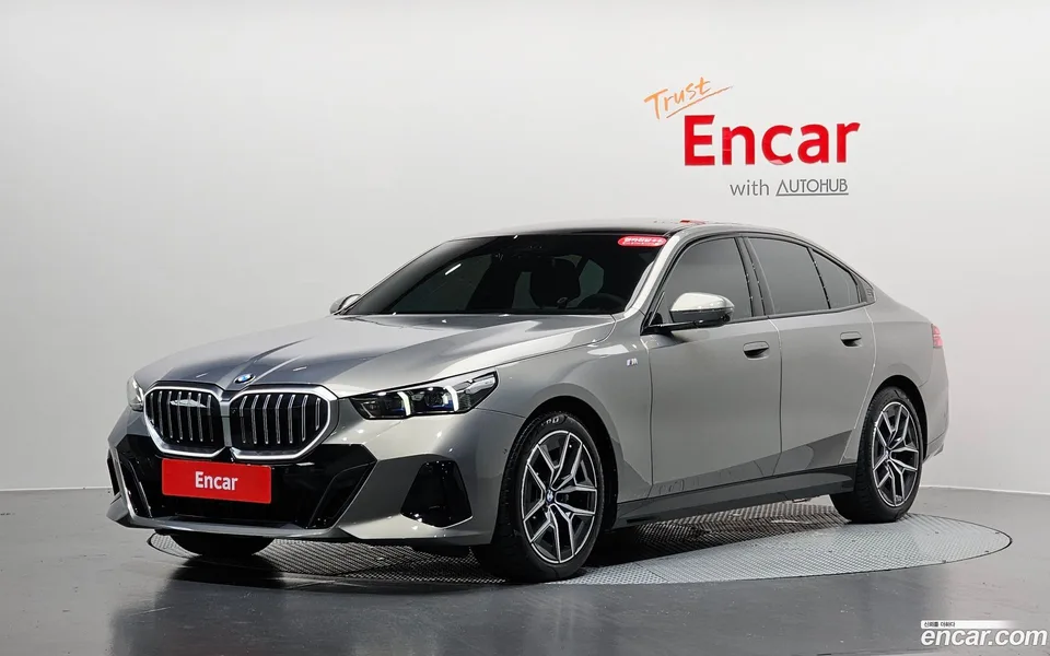 BMW 5 Series 520i M 2025 — photo 1, buy with delivery to Moscow