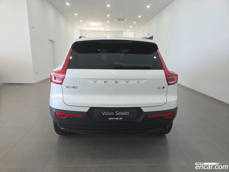 Volvo XC40 B4 2026 — миниатюра 4