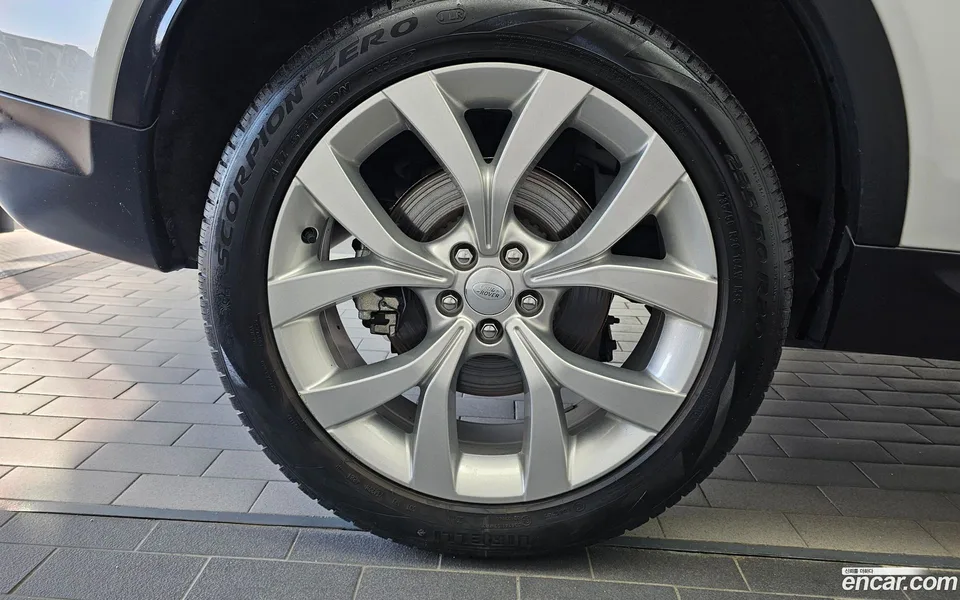 Land Rover Discovery Sport P250 SE 2022 — thumbnail 2