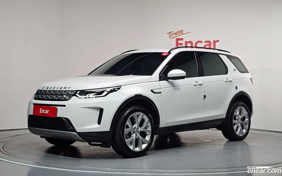 Land Rover Discovery Sport P250 SE 2022 — photo 1, buy with delivery to Moscow