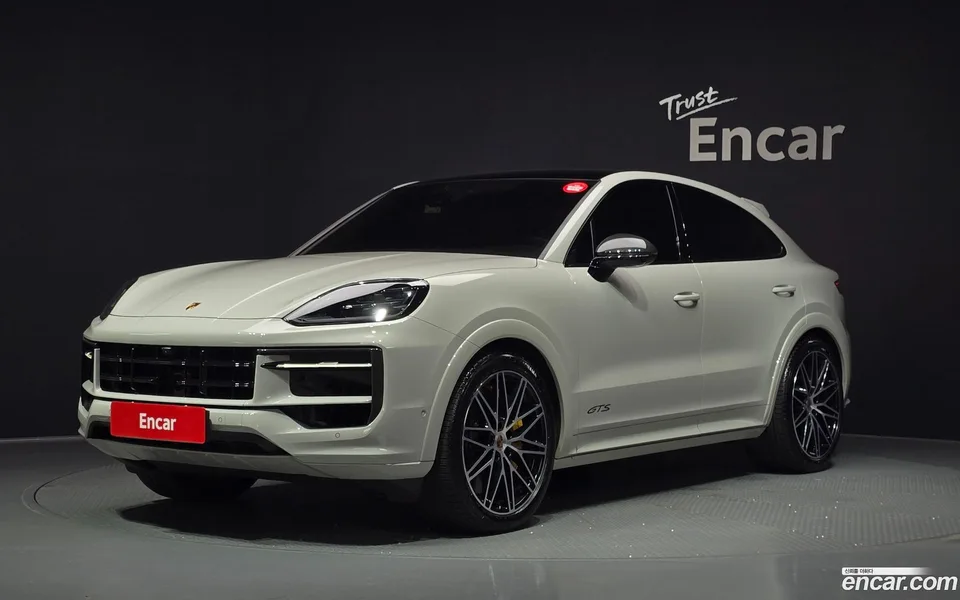 Porsche Cayenne 4.0 GTS 2025 — photo 1, buy with delivery to Moscow