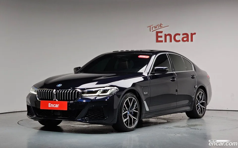 BMW 5 Series 530e M 2023 — photo 1, buy with delivery to Moscow