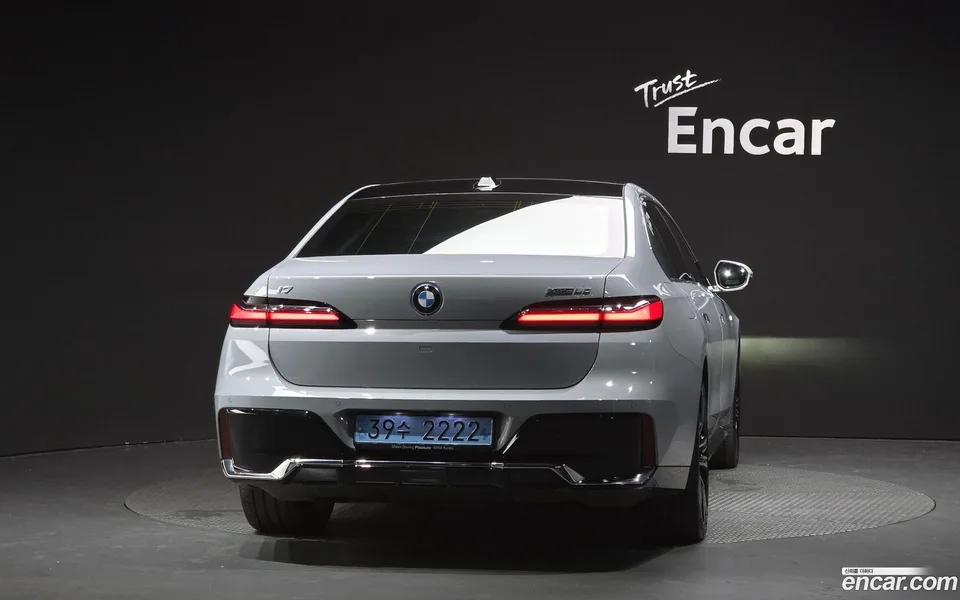 BMW i7 xDrive 60 M 2024 — thumbnail 4